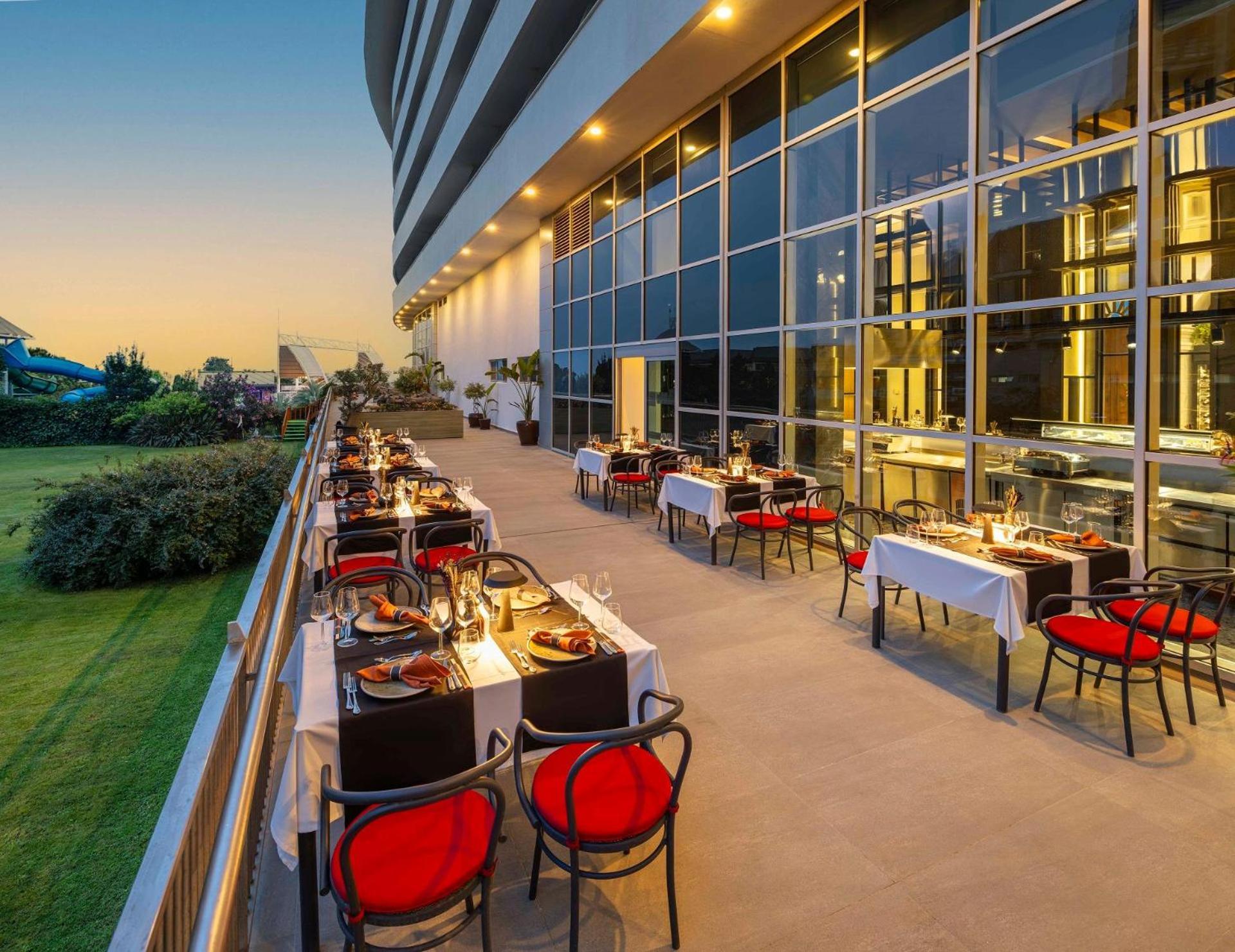Concorde De Luxe Resort Antalya Exterior photo The Terrace